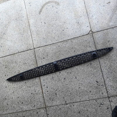 988025 GRILLE-LOWER-TK BLACK,SP THERMO KING T-600M, T-800M, T-1000M, T-680Pro, T-880Pro, T-1080Pro의 아래 표면